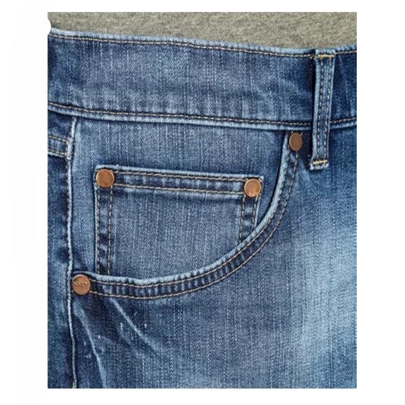 Wrangler - Slim Tapered Larston Jeans - Picture 5 of 7